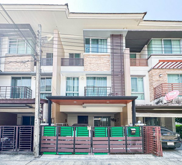 ทาวน์เฮ้าส์ พลัสซิตี้พาร์ค งามวงศ์วาน 25 นนทบุรี เมืองนนทบุรี ท่าทราย 3990000