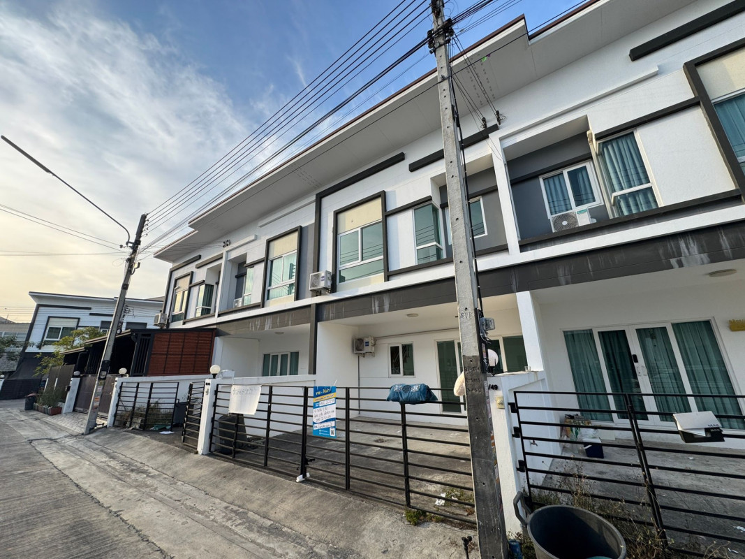 ทาวน์เฮ้าส์ เก้ามงคลวิลเลจ พุทธมณฑลสาย 5 นครปฐม สามพราน ไร่ขิง 2300000