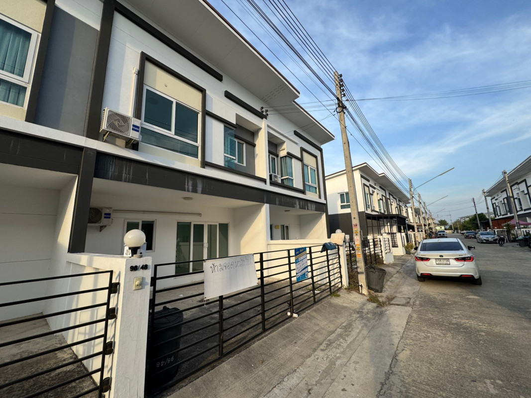 ทาวน์เฮ้าส์ เก้ามงคลวิลเลจ พุทธมณฑลสาย 5 นครปฐม สามพราน ไร่ขิง 2300000
