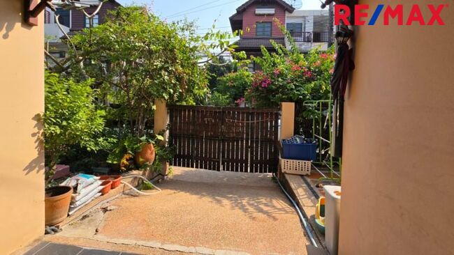 ทาวน์เฮ้าส์ บ้านสวนริมคลอง บางมด กรุงเทพมหานคร จอมทอง บางมด 3790000