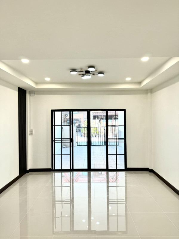 ทาวน์เฮ้าส์ หมู่บ้านเพชรเกษมไพลิน สมุทรสาคร กระทุ่มแบน อ้อมน้อย 1850000