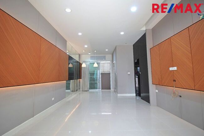 ทาวน์เฮ้าส์ บ้านกลางเมือง สาทร ตากสิน 2 กรุงเทพมหานคร จอมทอง บางค้อ 5700000