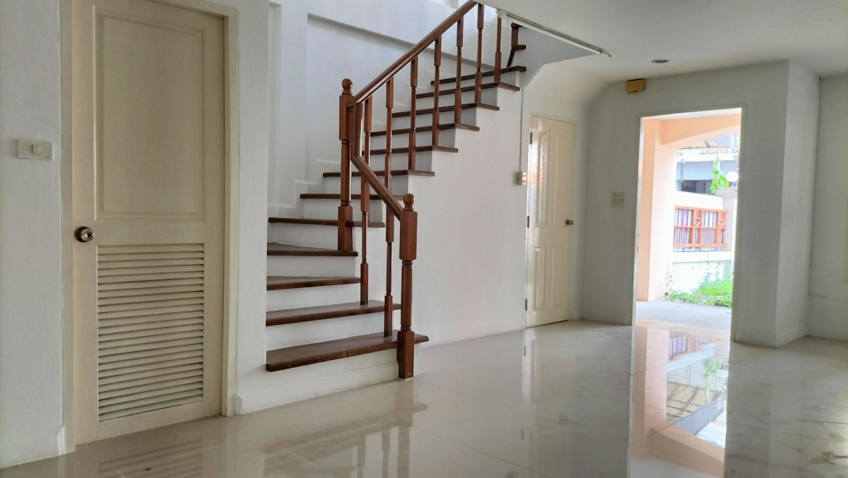 ทาวน์เฮ้าส์ รสธร(วัชรพล) กรุงเทพมหานคร บางเขน ท่าแร้ง 3300000