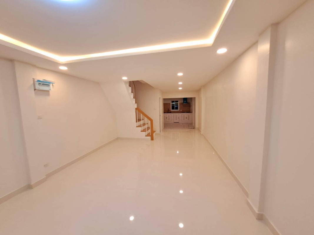 ทาวน์เฮ้าส์ หมู่บ้านสายลม ปากเกร็ด - แจ้งวัฒนะ 15 นนทบุรี ปากเกร็ด ปากเกร็ด 2590000