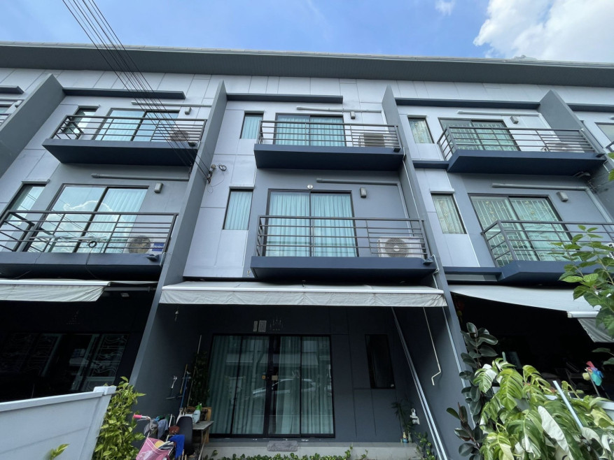 ทาวน์เฮ้าส์ บ้านกลางเมือง พระราม 9 - อ่อนนุช กรุงเทพมหานคร ประเวศ ประเวศ 3833000