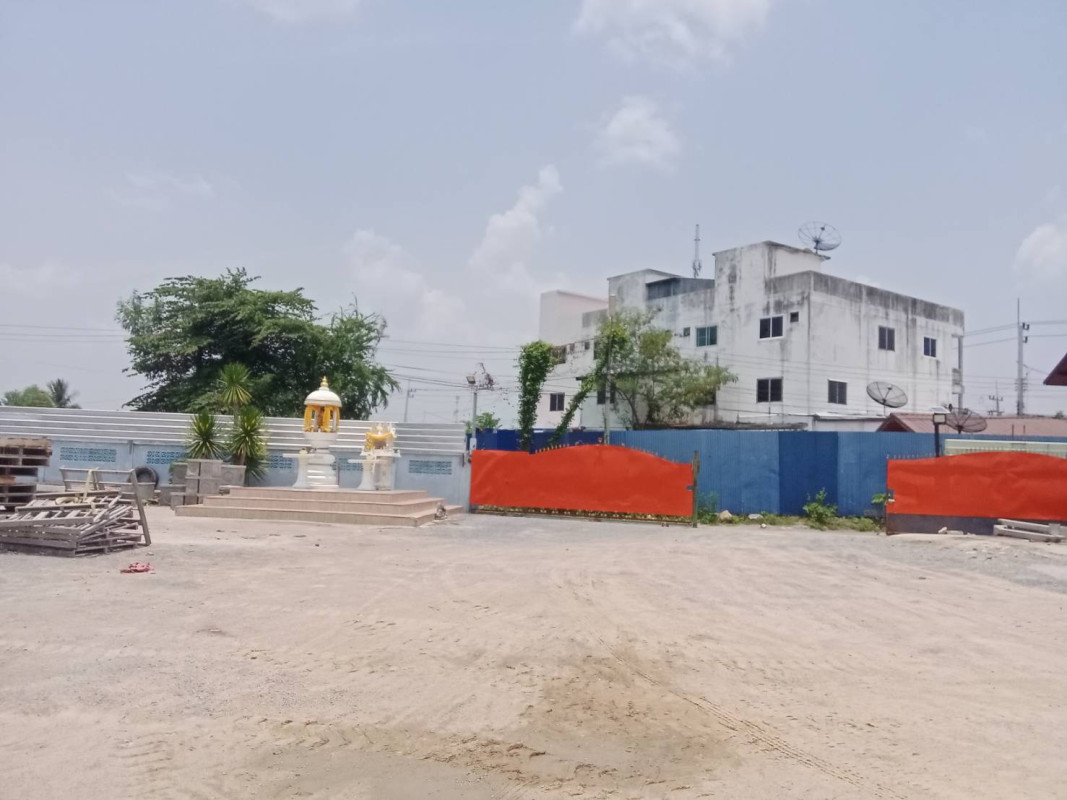 Commercial building Loburi Sa Bot Sa Bot 7500000