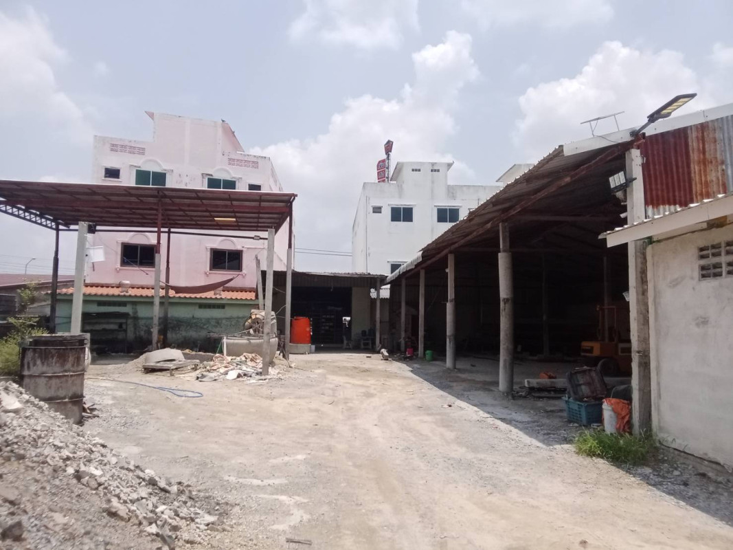 Commercial building Loburi Sa Bot Sa Bot 7500000