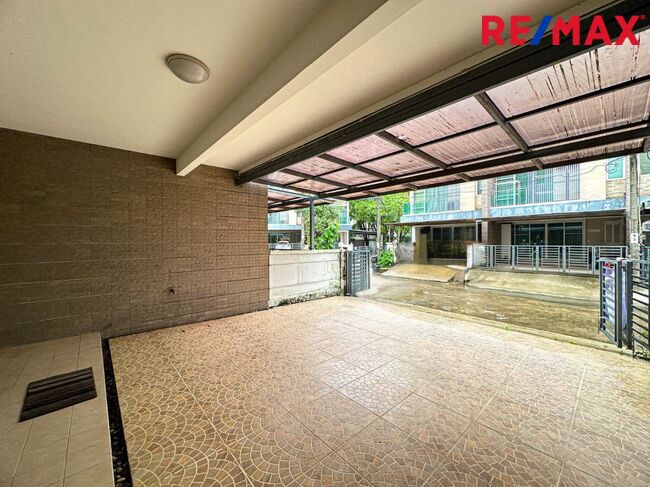 ทาวน์เฮ้าส์ ทาวน์พลัส เอ็กซ์ ลาดพร้าว กรุงเทพมหานคร บางกะปิ คลองจั่น 5290000