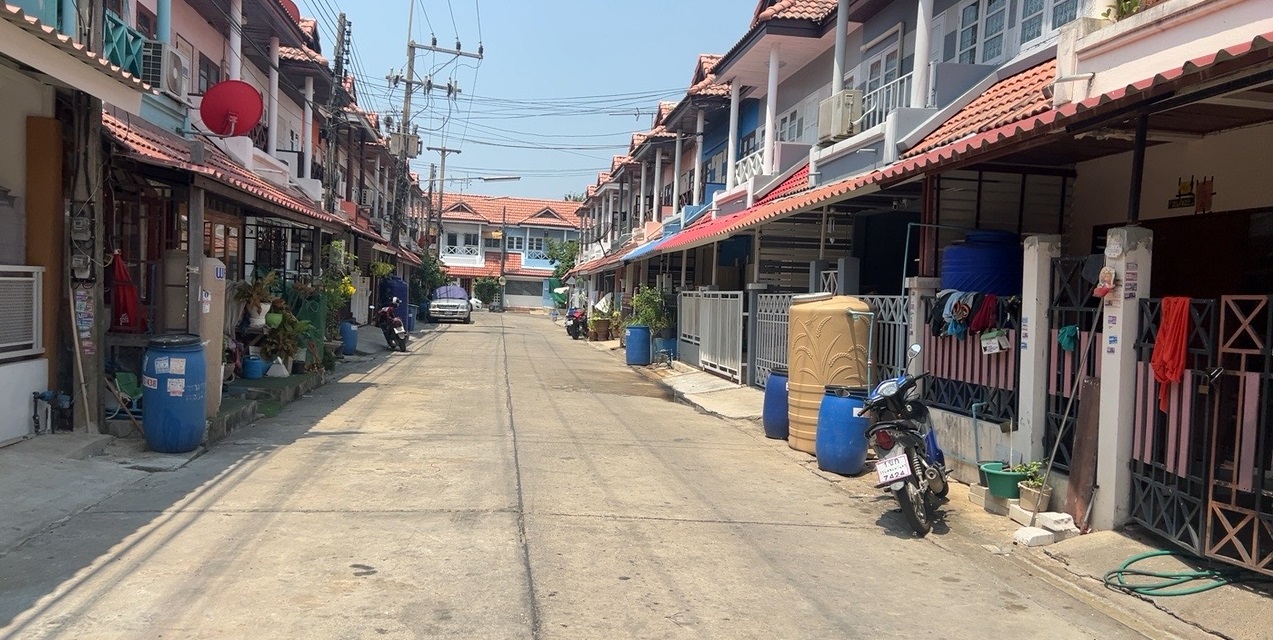 ทาวน์เฮ้าส์ บ้านวรางกูล ปทุมธานี ลำลูกกา ลาดสวาย 1260000