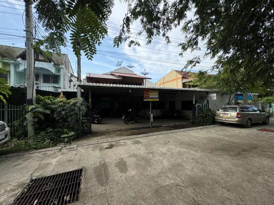 Flat Chai Nat Mueang Chai Nat Ban Kluai 8301000