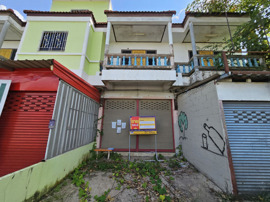 Commercial building Kamphaeng Phet Khlong Khlung Wang Yang 1260000