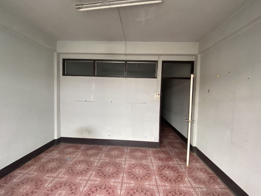 Commercial building Si Sa Ket Mueang Si Sa Ket Mueang Nuea 3150000