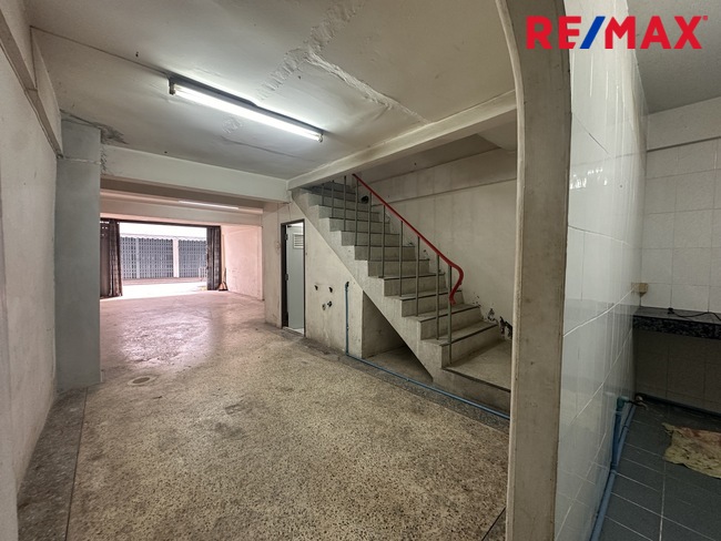 Commercial building Bangkok Bangkok Yai Wat Tha Phra 2550000