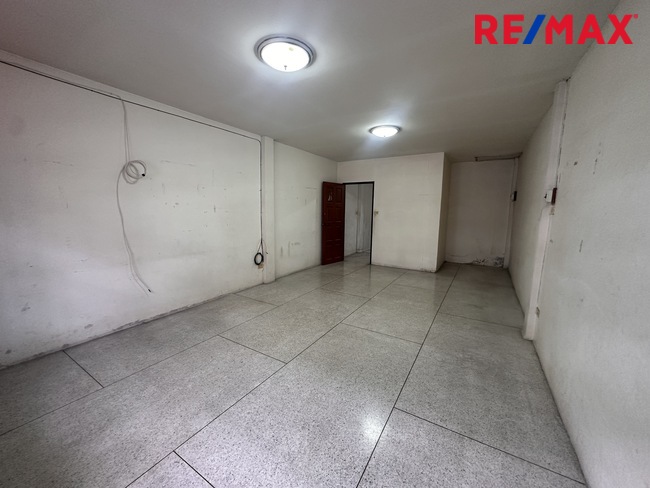 Commercial building Bangkok Bangkok Yai Wat Tha Phra 2550000