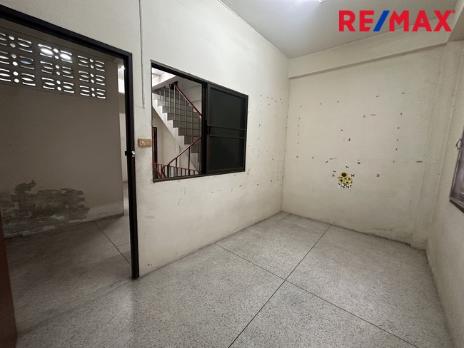 Commercial building Bangkok Bangkok Yai Wat Tha Phra 2550000