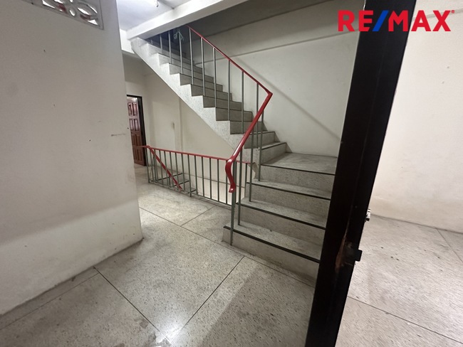 Commercial building Bangkok Bangkok Yai Wat Tha Phra 2550000