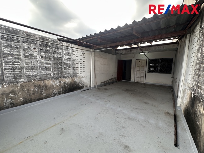 Commercial building Bangkok Bangkok Yai Wat Tha Phra 2550000