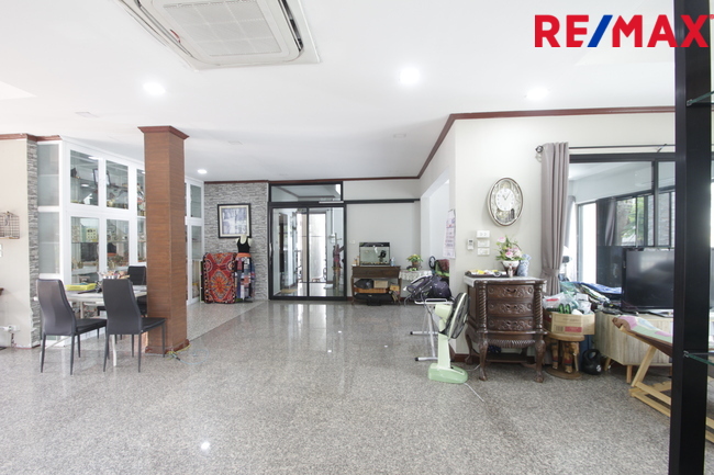Single house Bangkok Taling Chan Bang Ramat 17800000