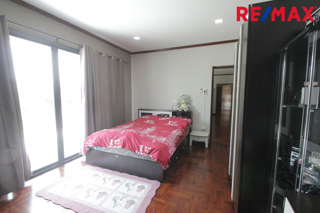 Single house Bangkok Taling Chan Bang Ramat 17800000