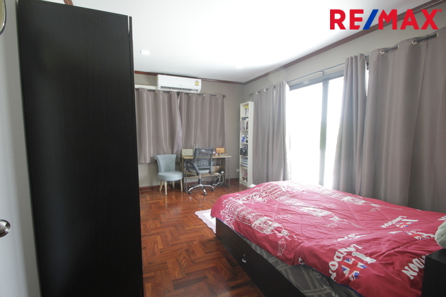 Single house Bangkok Taling Chan Bang Ramat 17800000