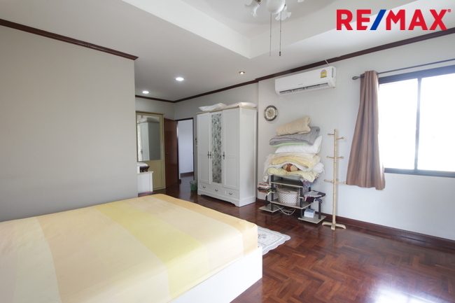 Single house Bangkok Taling Chan Bang Ramat 17800000