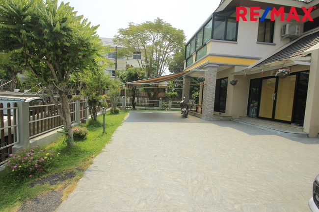 Single house Bangkok Taling Chan Bang Ramat 17800000