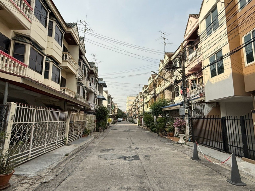 ทาวน์เฮ้าส์ จริงใจวิลเลจ นนทบุรี เมืองนนทบุรี ตลาดขวัญ 3000000