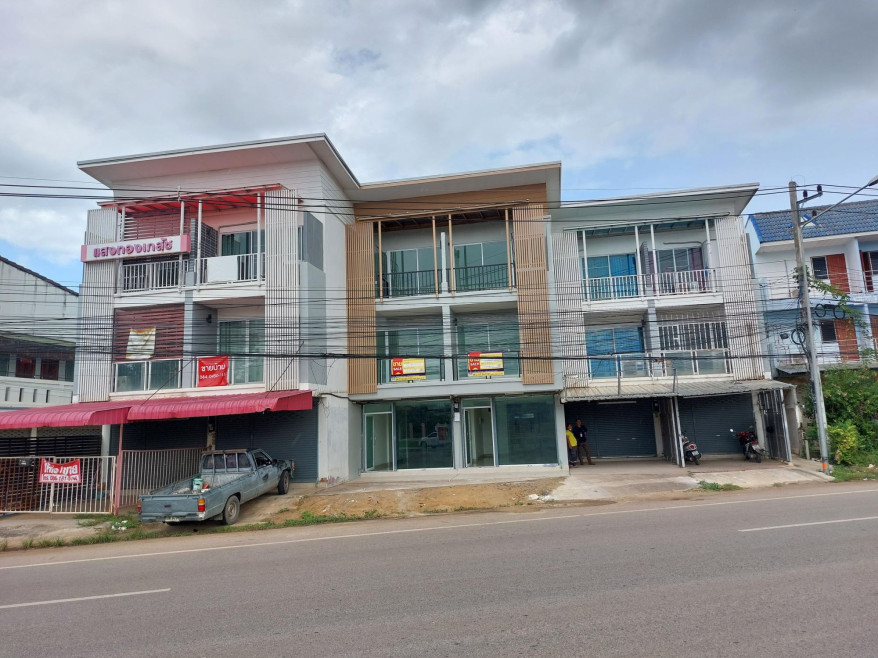 Commercial building Lampang Mueang Lampang Chomphu 3990000
