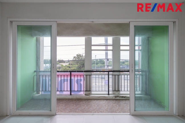 Commercial building Samut Sakhon Krathum Baen Suan Luang 10900000