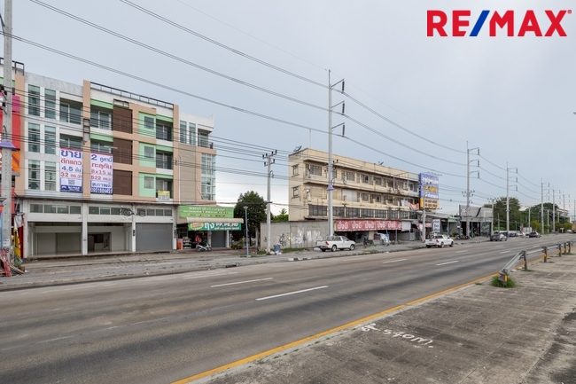Commercial building Samut Sakhon Krathum Baen Suan Luang 10900000