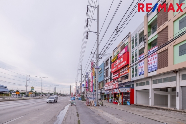 Commercial building Samut Sakhon Krathum Baen Suan Luang 10900000