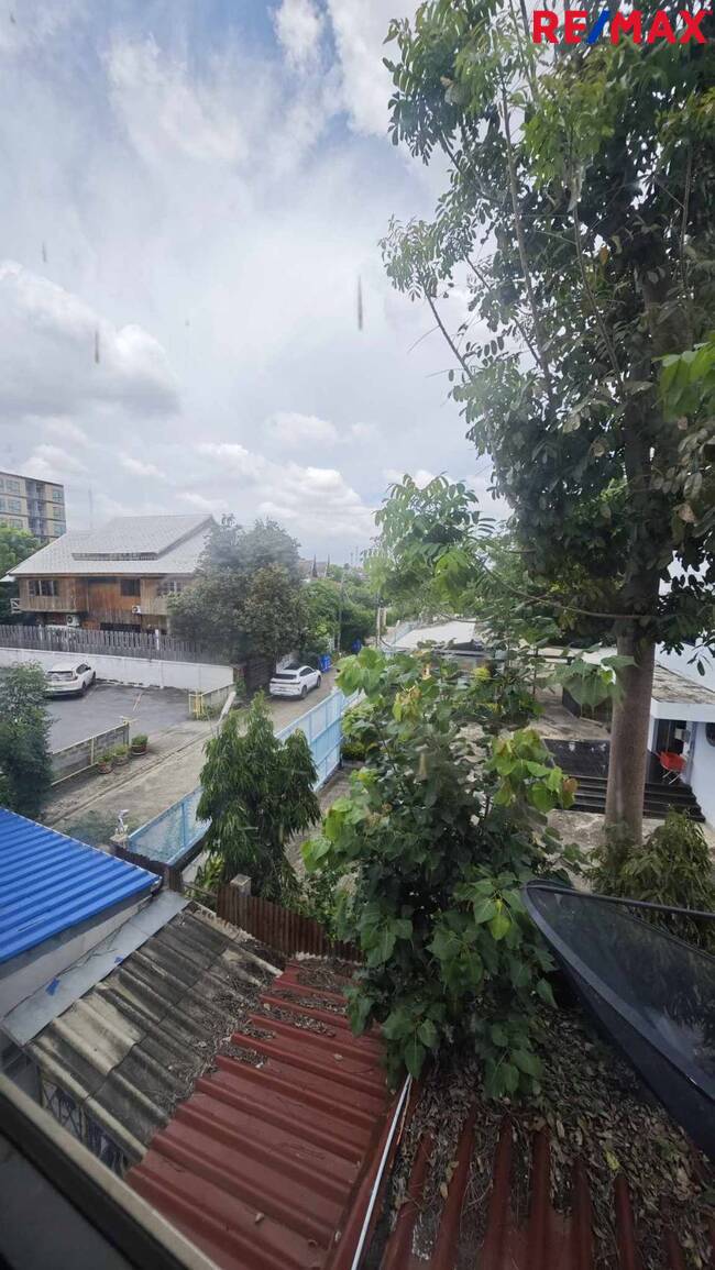 Commercial building Nonthaburi Pak Kret Ban Mai 5500000
