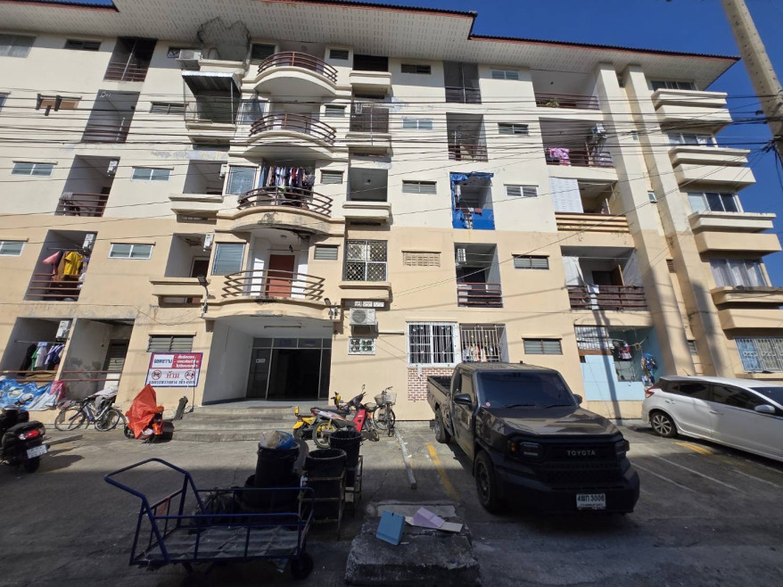 Condominium Pathum Thani Mueang Pathum Thani Bang Khu Wat 247000