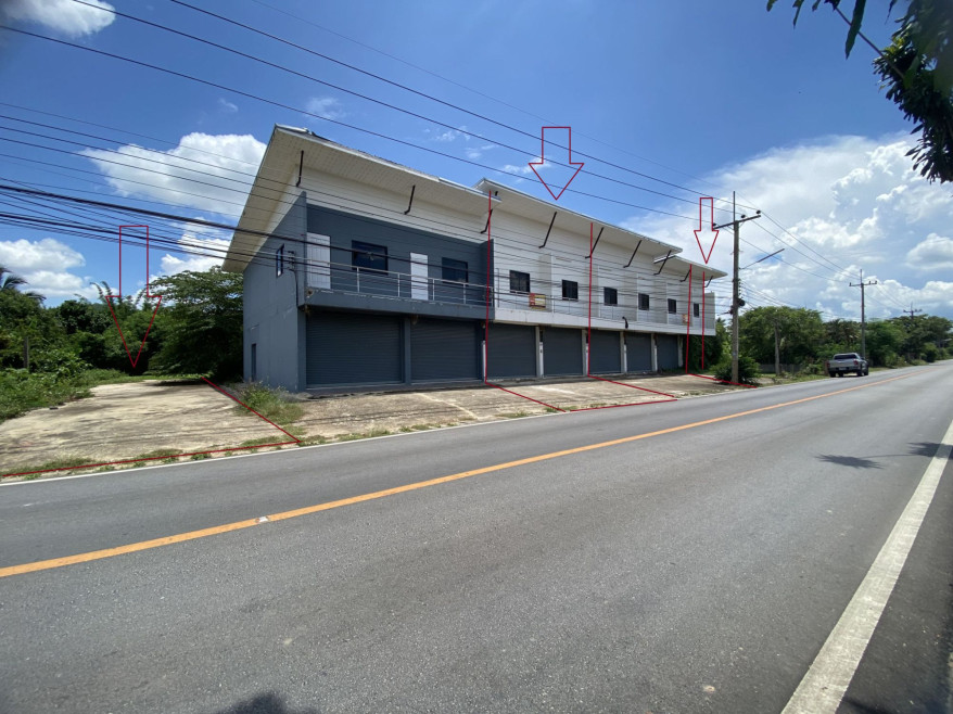 Commercial building Lamphun Mae Tha Tha Thung Luang 0