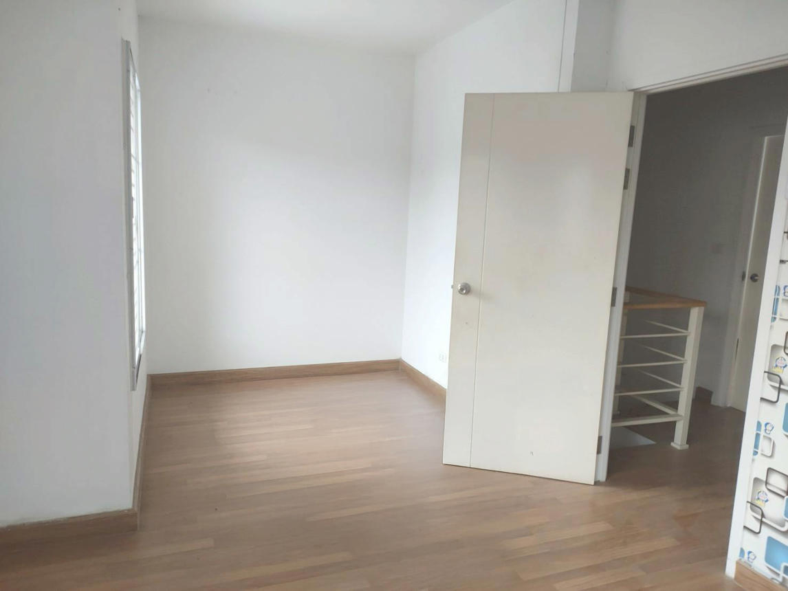 Townhouse Nonthaburi Sai Noi Sai Noi 1900000