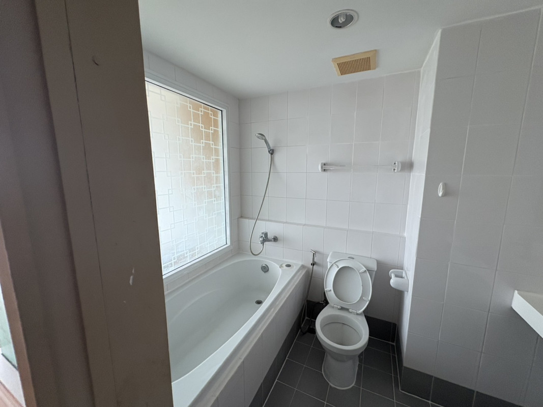 Condominium Chapter One Modern Dutch Bangkok Rat Burana Rat Burana 3400000
