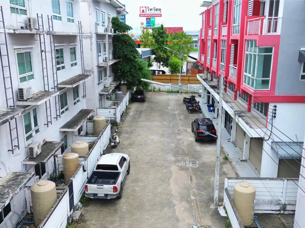 Commercial building Chon Buri Si Racha Nong Kham 3000000