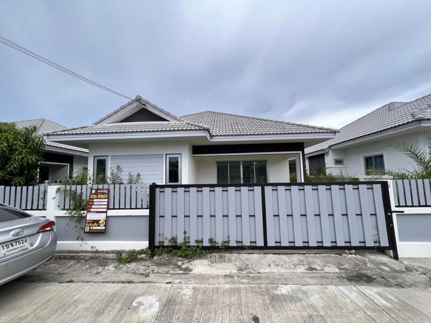 Single house Chon Buri Phan Thong Map Pong 2300000