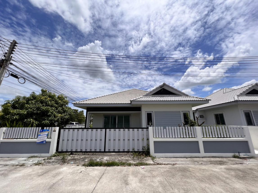 Single house Chon Buri Phan Thong Map Pong 2600000