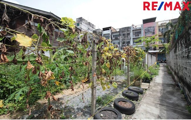 ที่ดินเปล่า กรุงเทพมหานคร บางกอกน้อย บางขุนศรี 9525000