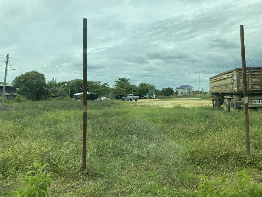Residential land/lot Nakhon Pathom Mueang Nakhon Pathom Thanon Khat 49000000