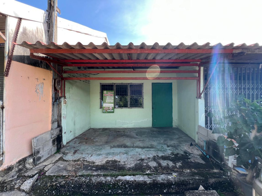 Townhouse Chon Buri Phanat Nikhom Ban Chang 700000