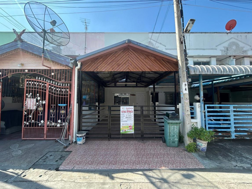 Townhouse Nonthaburi Bang Bua Thong Lahan 1400000