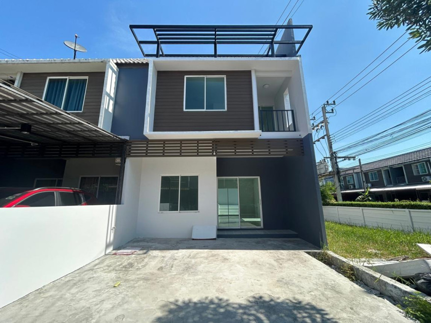 Townhouse Pathum Thani Lam Luk Ka Lat Sawai 2500000