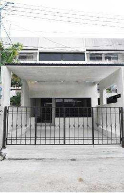 Townhouse Bangkok Sathon Thung Maha Mek 28900000