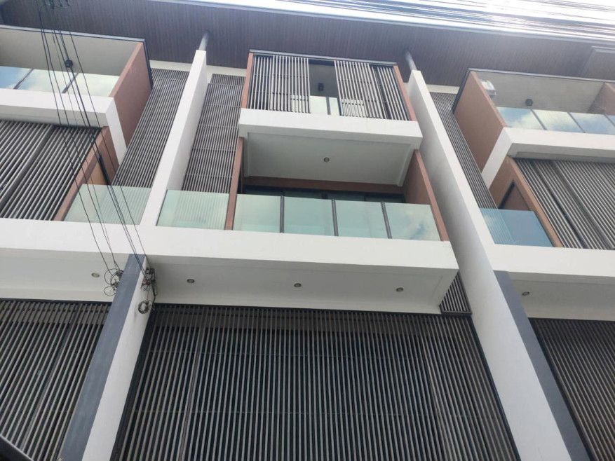 Townhouse Bangkok Bang Khun Thian Samae Dam 5300000