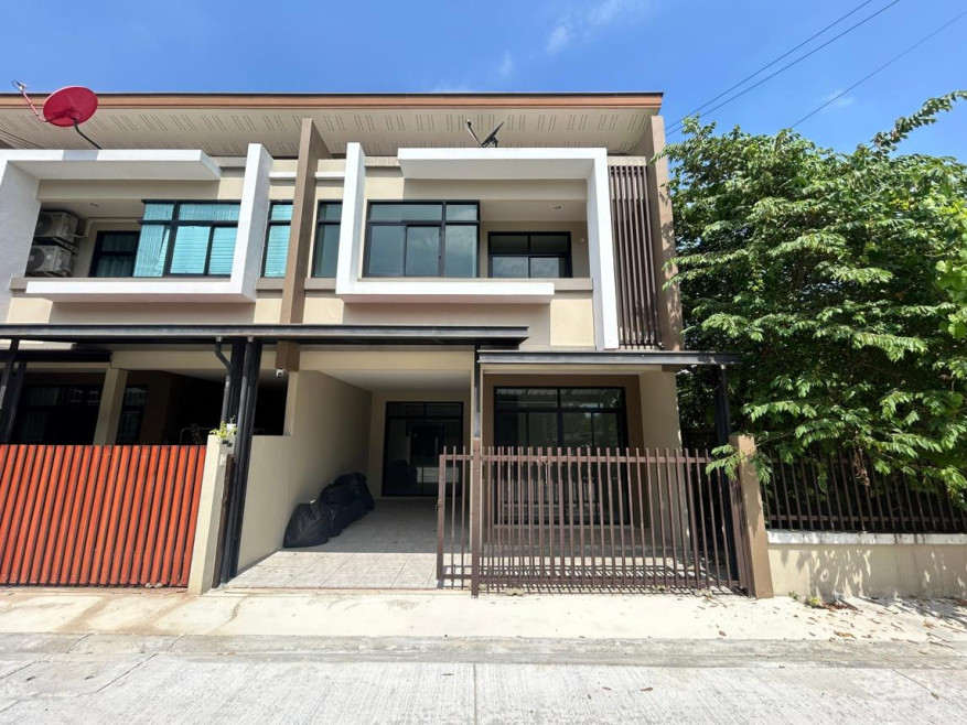 Townhouse Samut Prakan Phra Samut Chedi Nai Khlong Bang Pla Kot 2800000