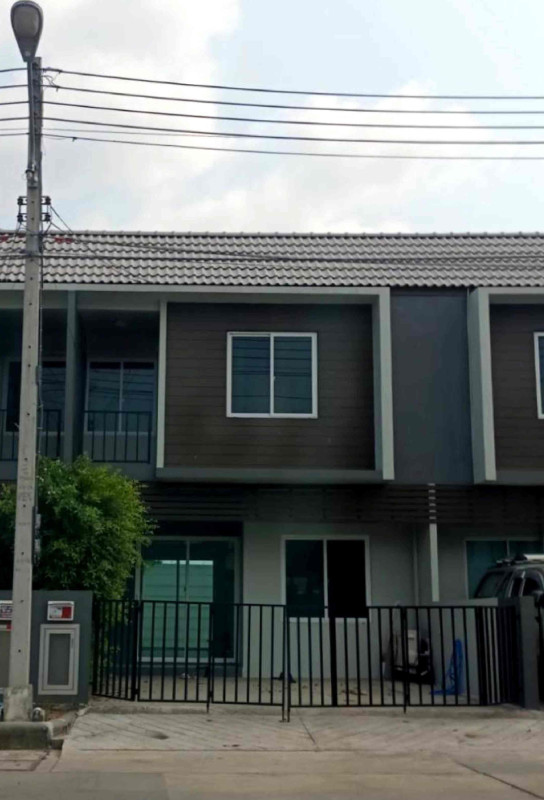 Townhouse Pathum Thani Lam Luk Ka Lat Sawai 1070743