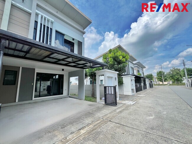 ทาวน์เฮ้าส์ เดอะ ทรัสต์ ราชพฤกษ์–รัตนาธิเบศร์ นนทบุรี ปากเกร็ด อ้อมเกร็ด 3190000