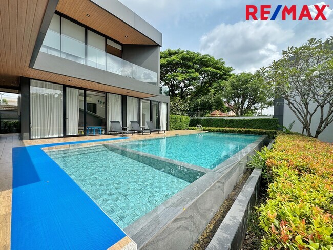 บ้านเดี่ยว เซนโทร ราชพฤกษ์ 2 นนทบุรี เมืองนนทบุรี บางกร่าง 6690000